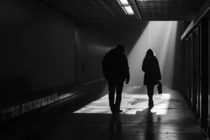 10 Anzeichen für untreue Frau – Hat sie einen anderen?